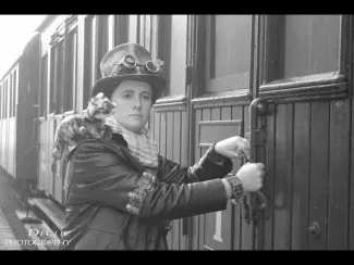 Preview image for the video "interview photo-podcast de Kelvine un artisan cuir Steampunk".